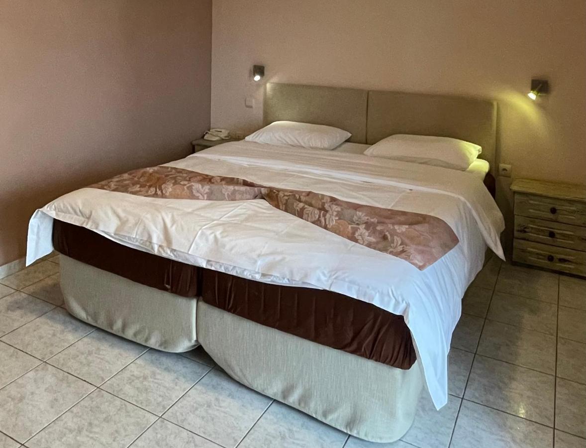 Hotel Afrika Eleónasz Kültér fotó